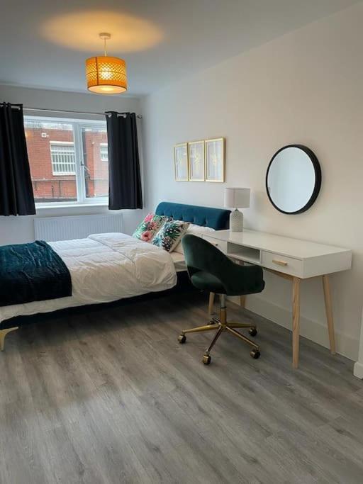 Stunning And Spacious 2Bed Flat In Central Woking Exterior foto